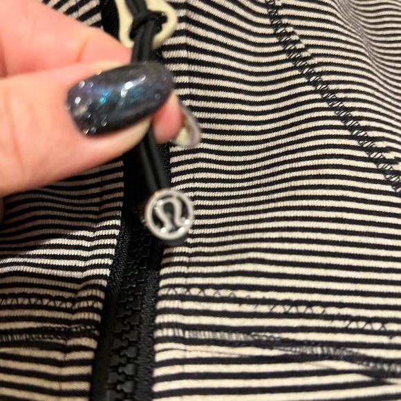 Lululemon RARE Forme jacket in tonka stripe - Picture 15 of 16
